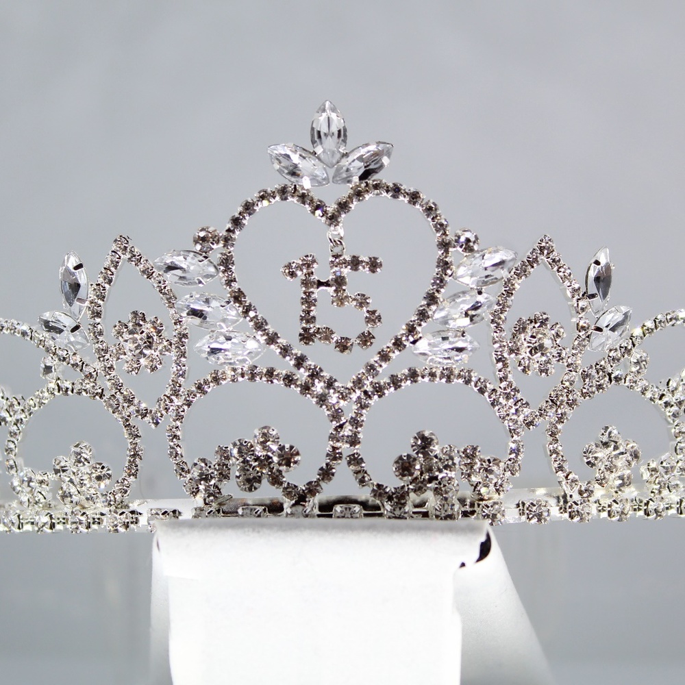 Tiara Sweet 15 tear top